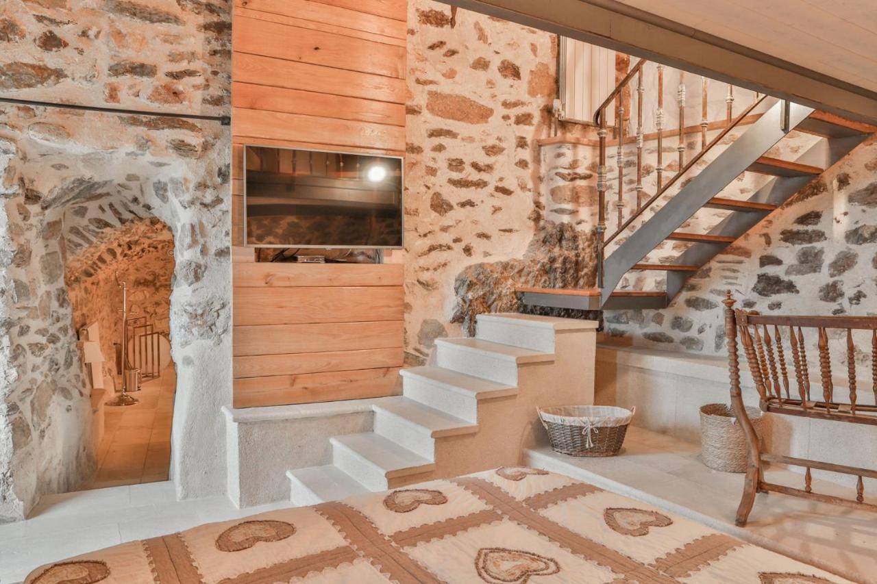 Maison D'Hotes Le Hameau De La Mure Saint-Laurent-du-Pape Exterior photo